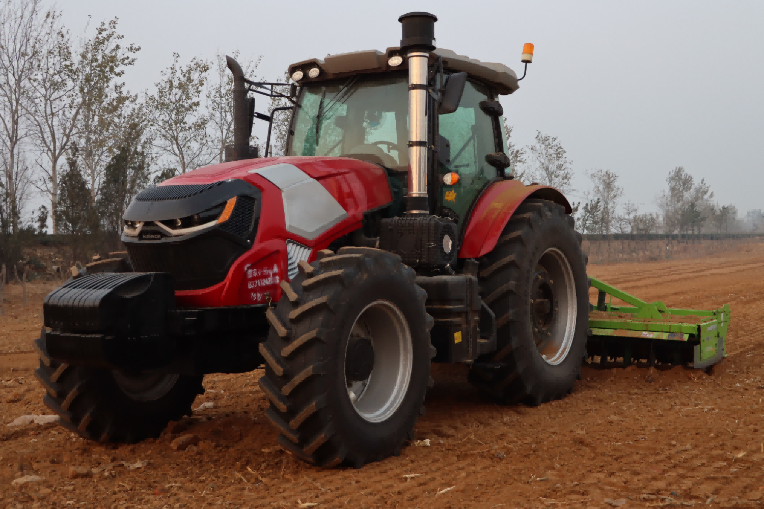 So wählen Sie die passenden landwirtschaftlichen Geräte für einen Traktor aus