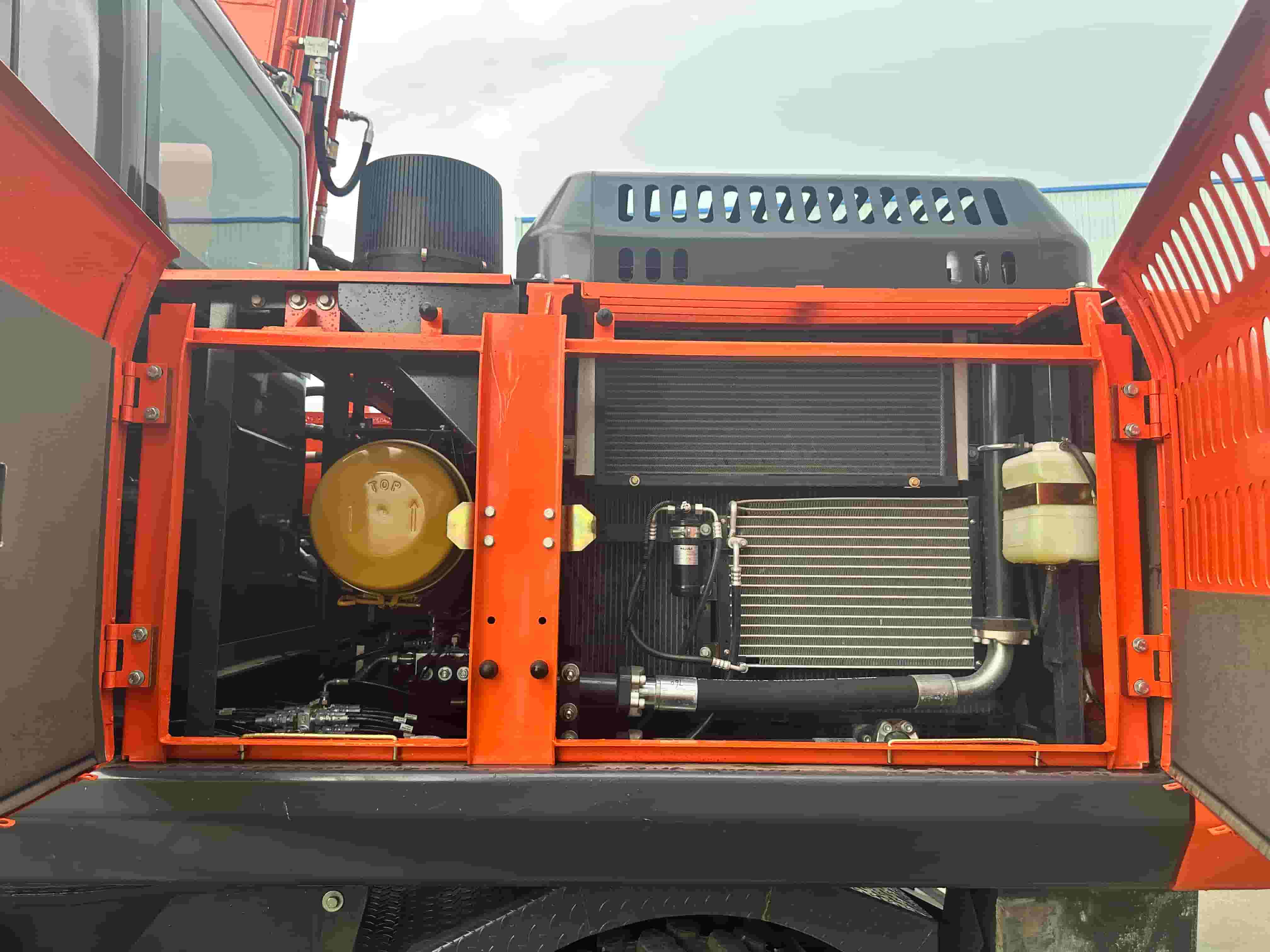 EW210-D 20.1 Ton Wheel Excavator